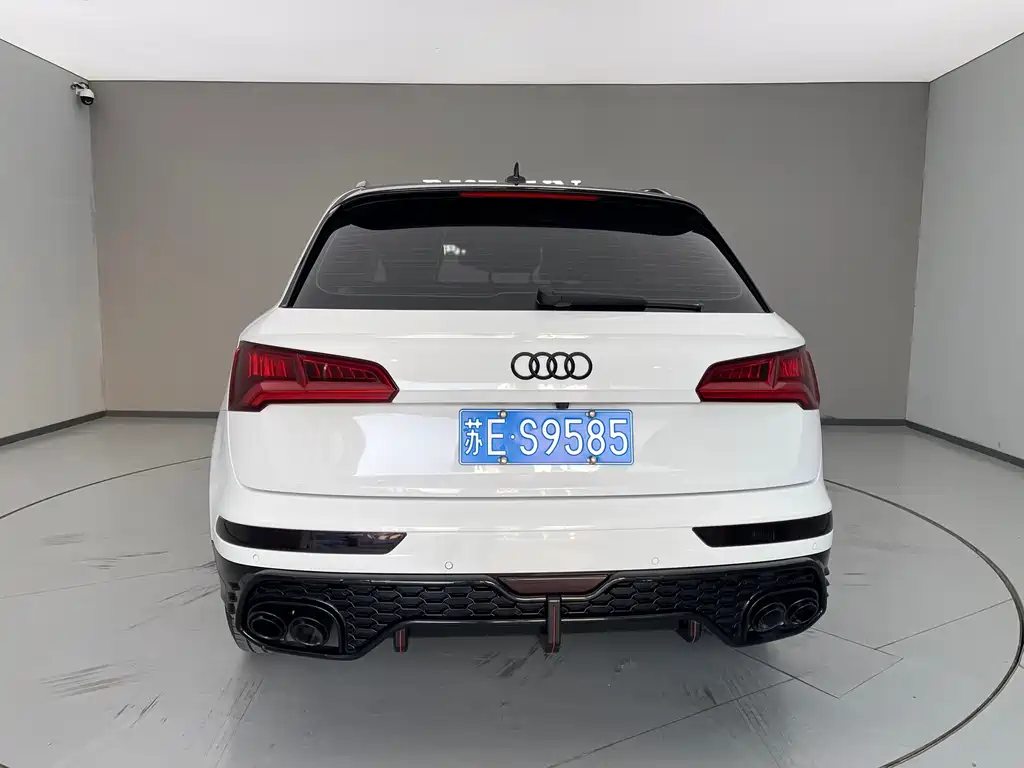 Audi Q5L — фото 5