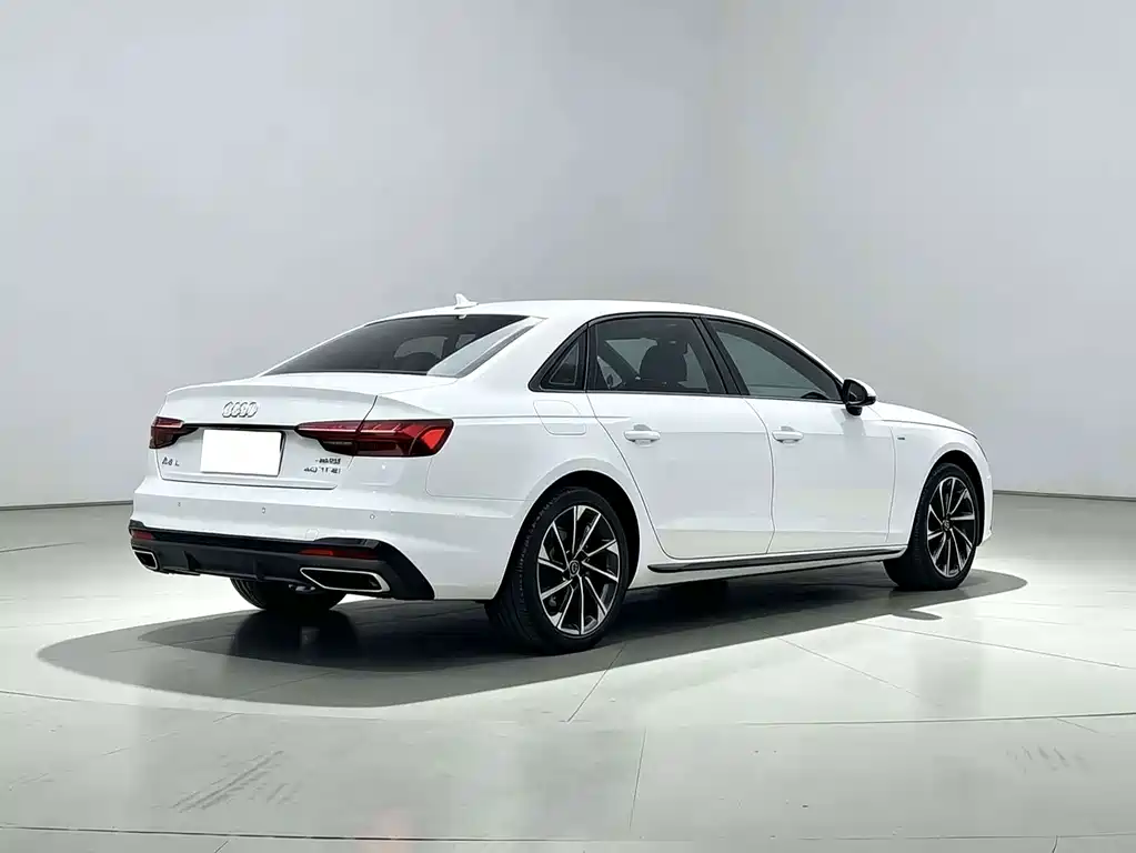 Audi A4L — фото 10