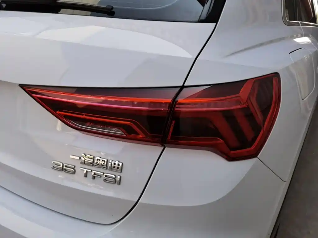 Audi Q3 — фото 8