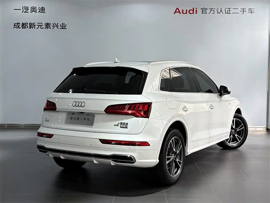 Audi Q5L — фото 4