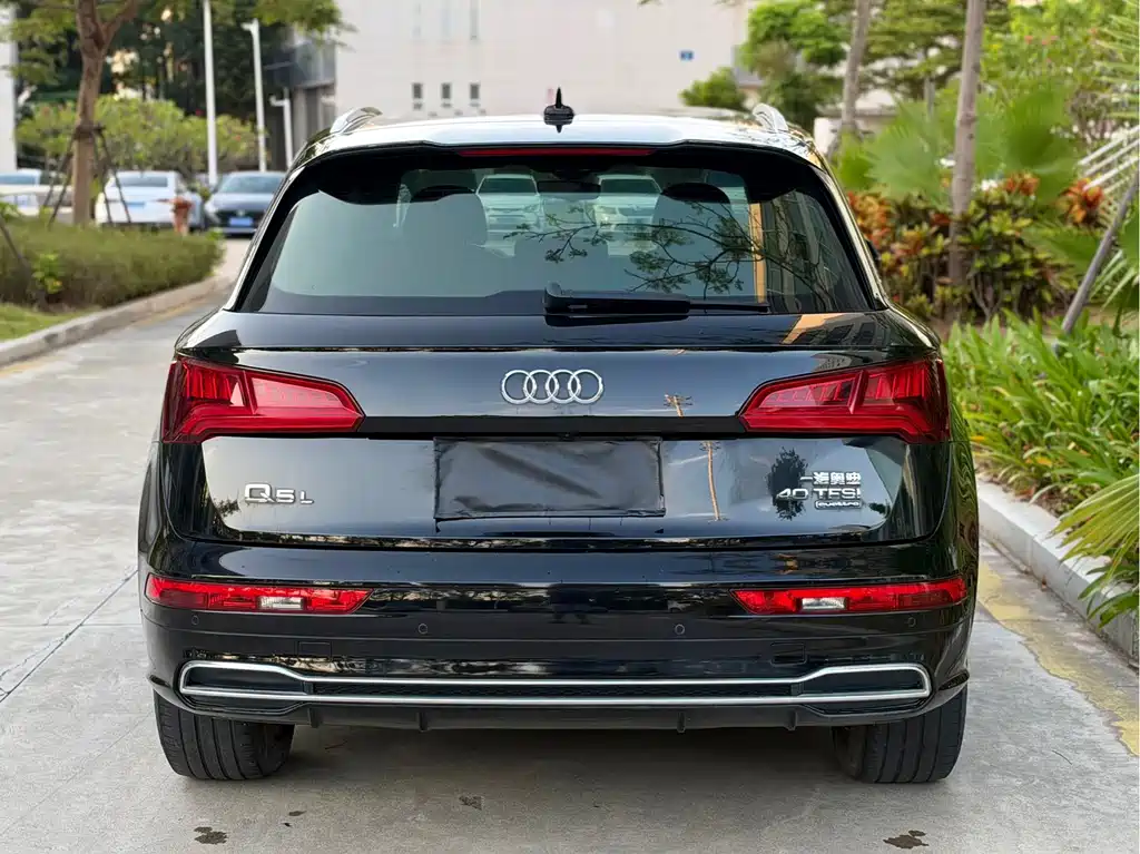 Audi Q5L — фото 4