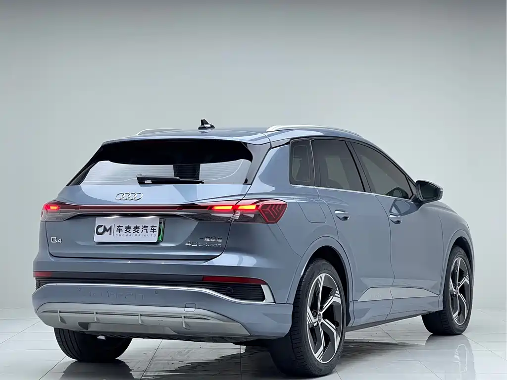 Audi Q4 e-tron — фото 3