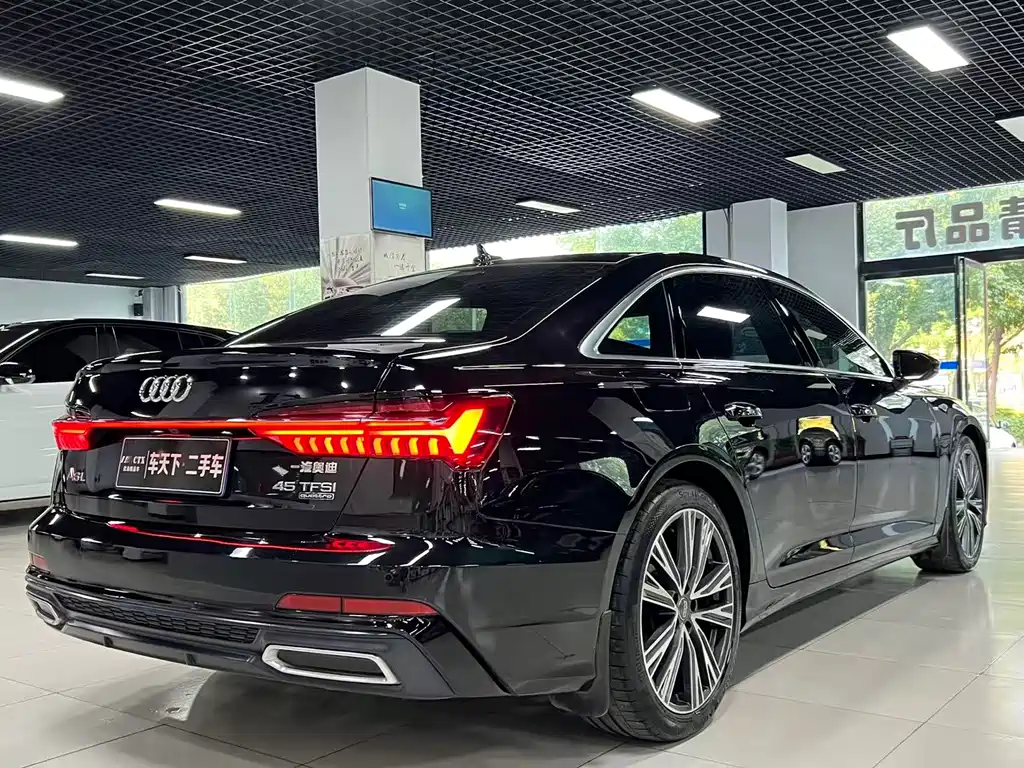 Audi A6L — фото 6