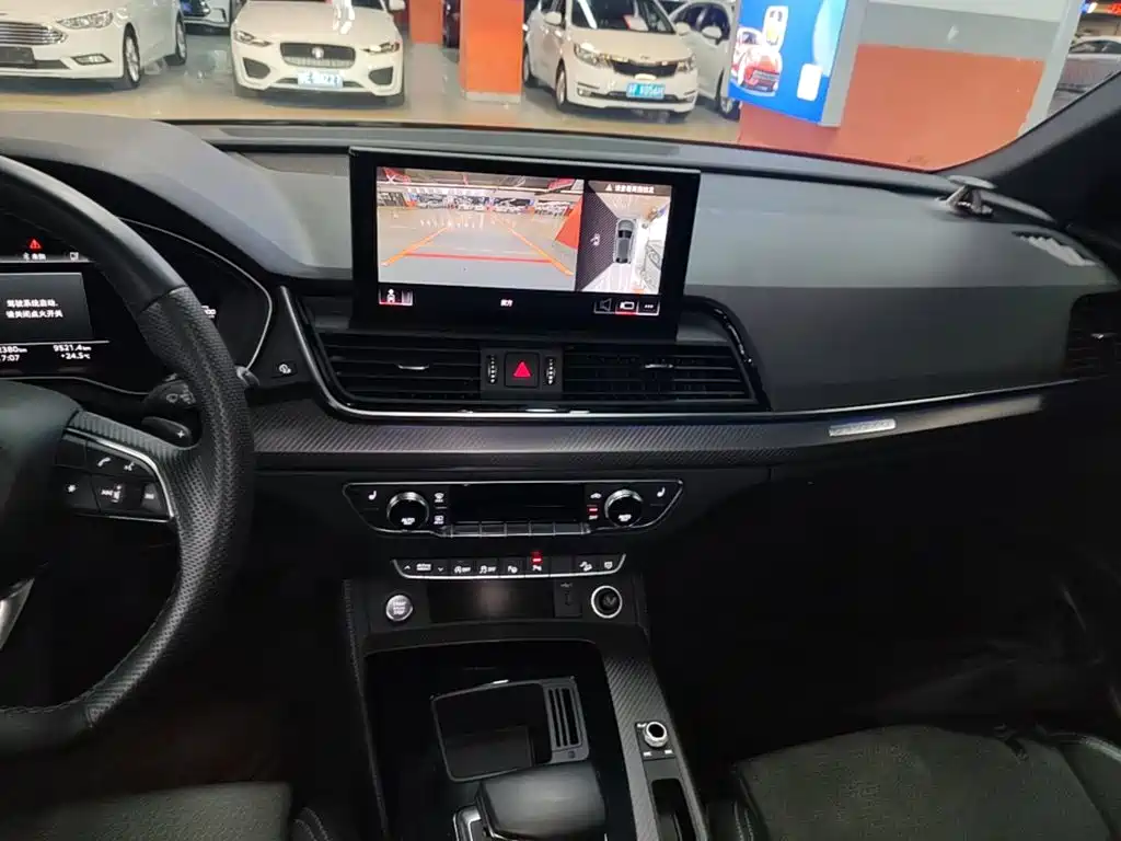 Audi Q5L Sportback — фото 13