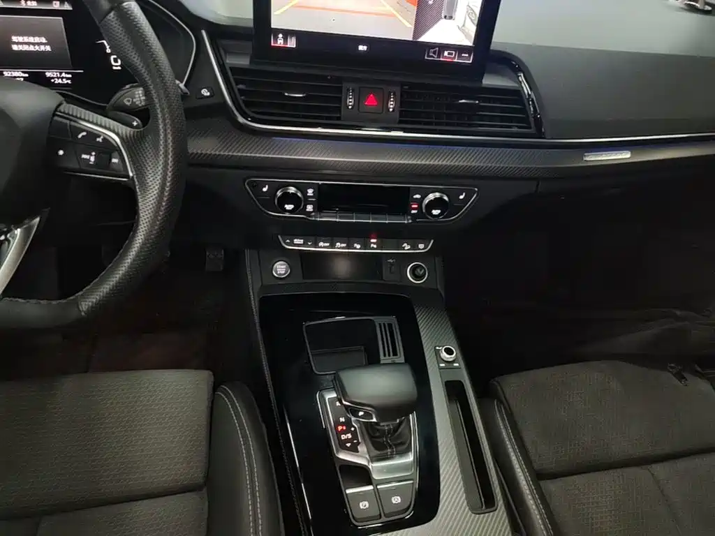 Audi Q5L Sportback — фото 14