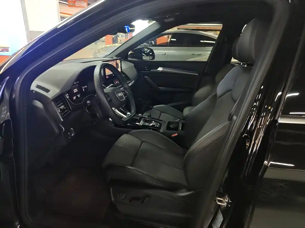 Audi Q5L Sportback — фото 15