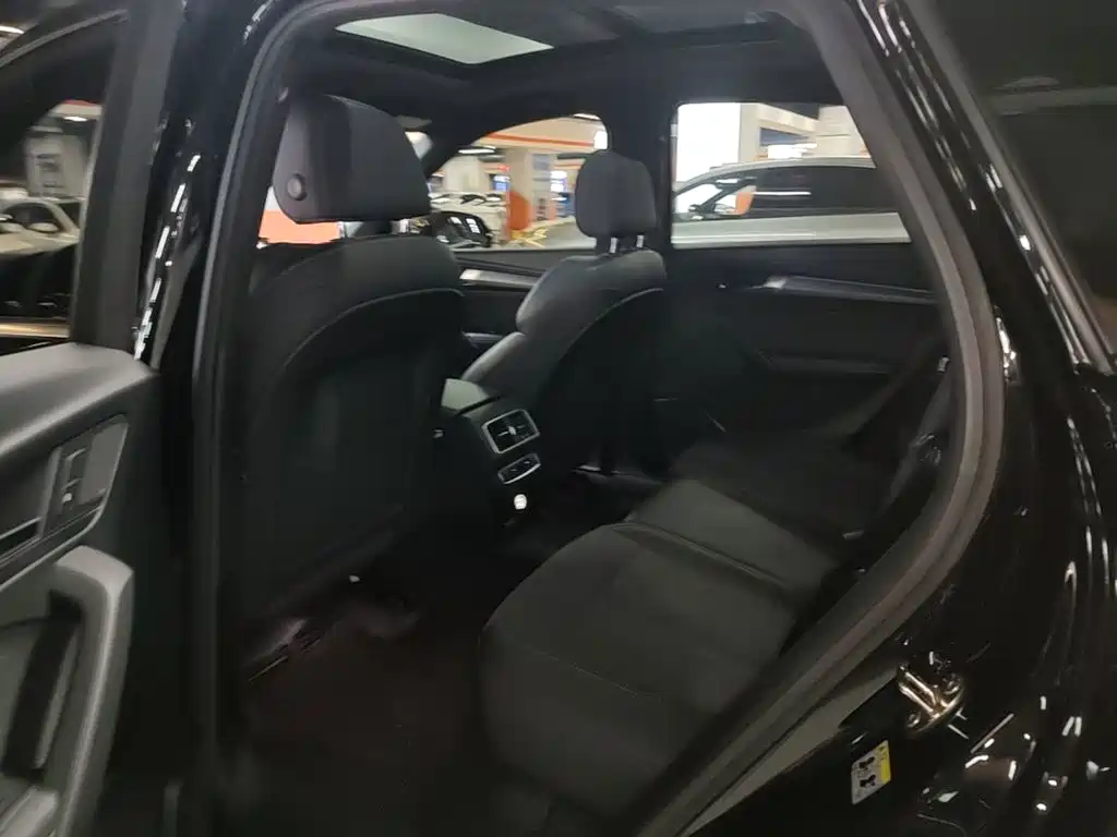 Audi Q5L Sportback — фото 17