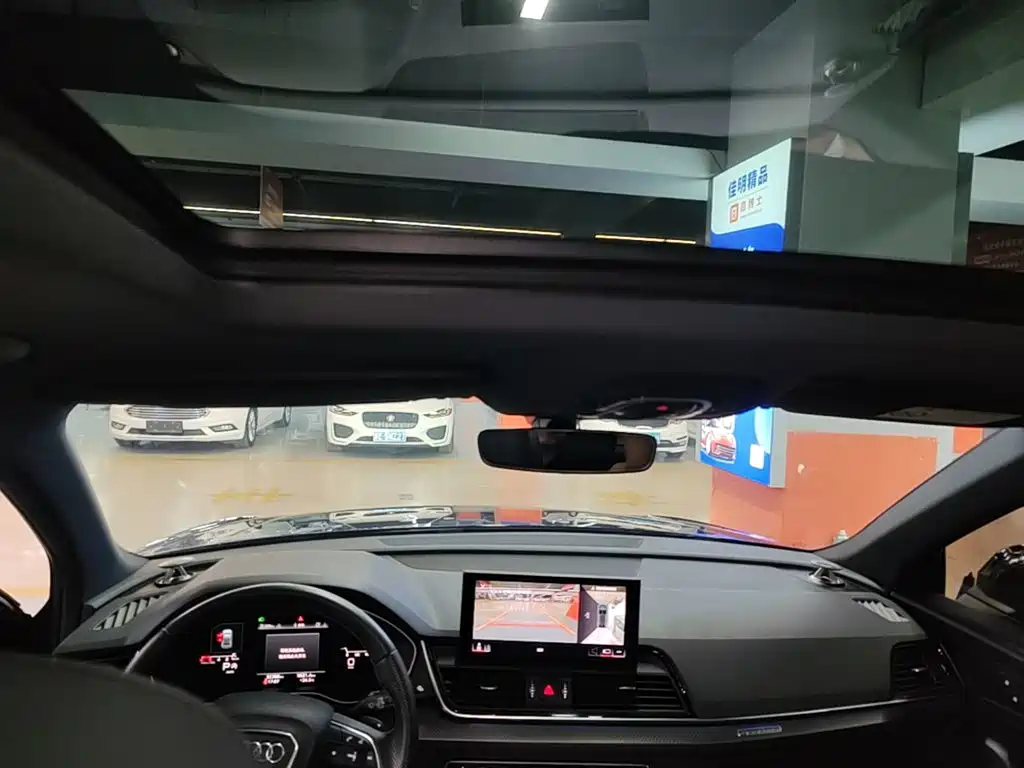 Audi Q5L Sportback — фото 18