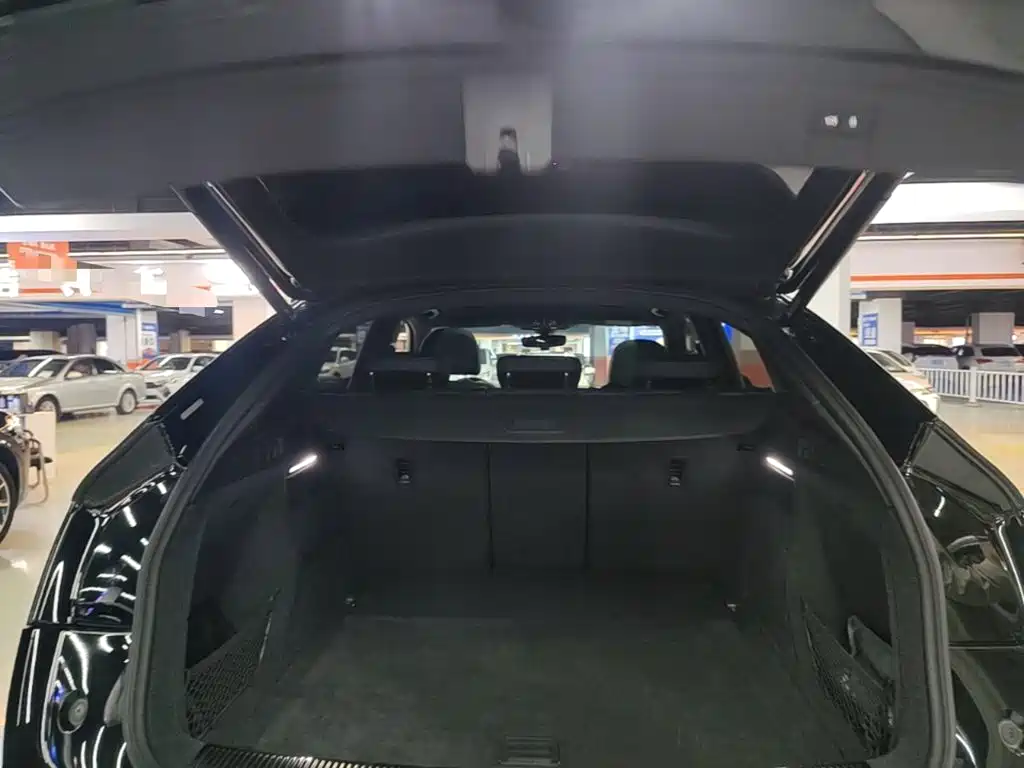 Audi Q5L Sportback — фото 19