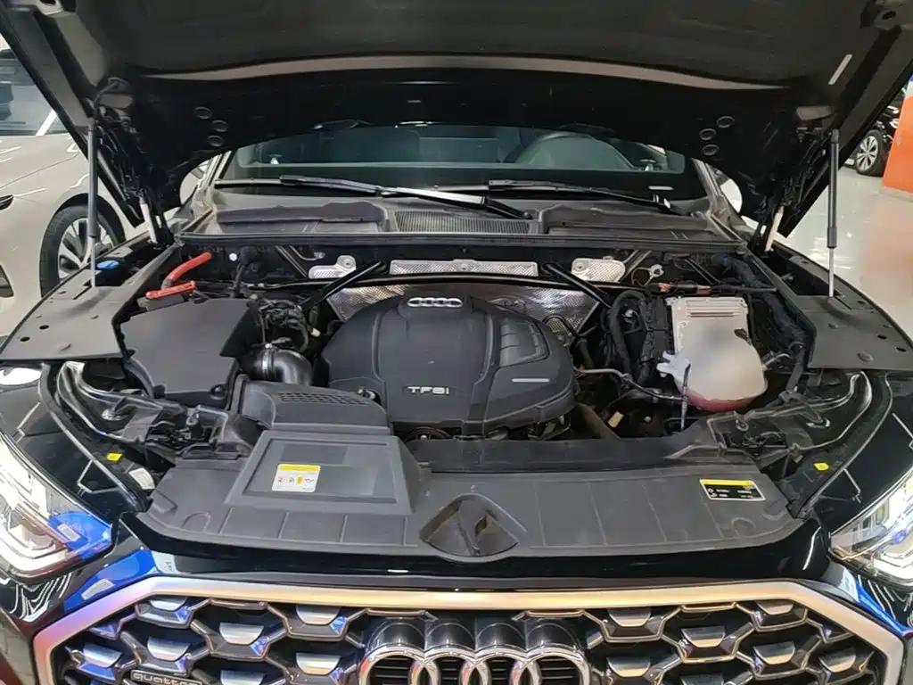 Audi Q5L Sportback — фото 20