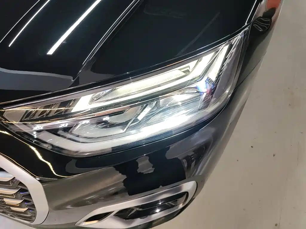 Audi Q5L Sportback — фото 24