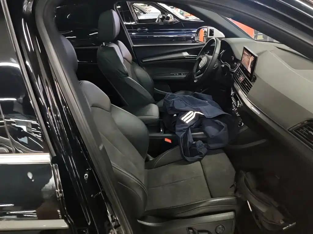Audi Q5L Sportback — фото 25