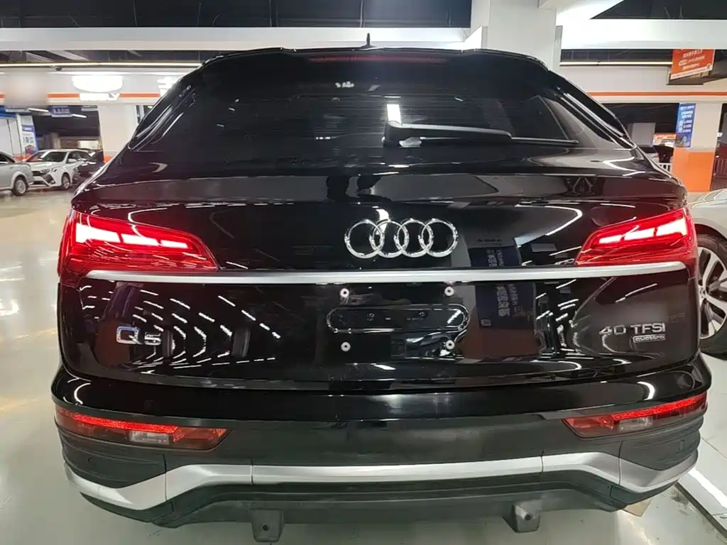 Audi Q5L Sportback — фото 6