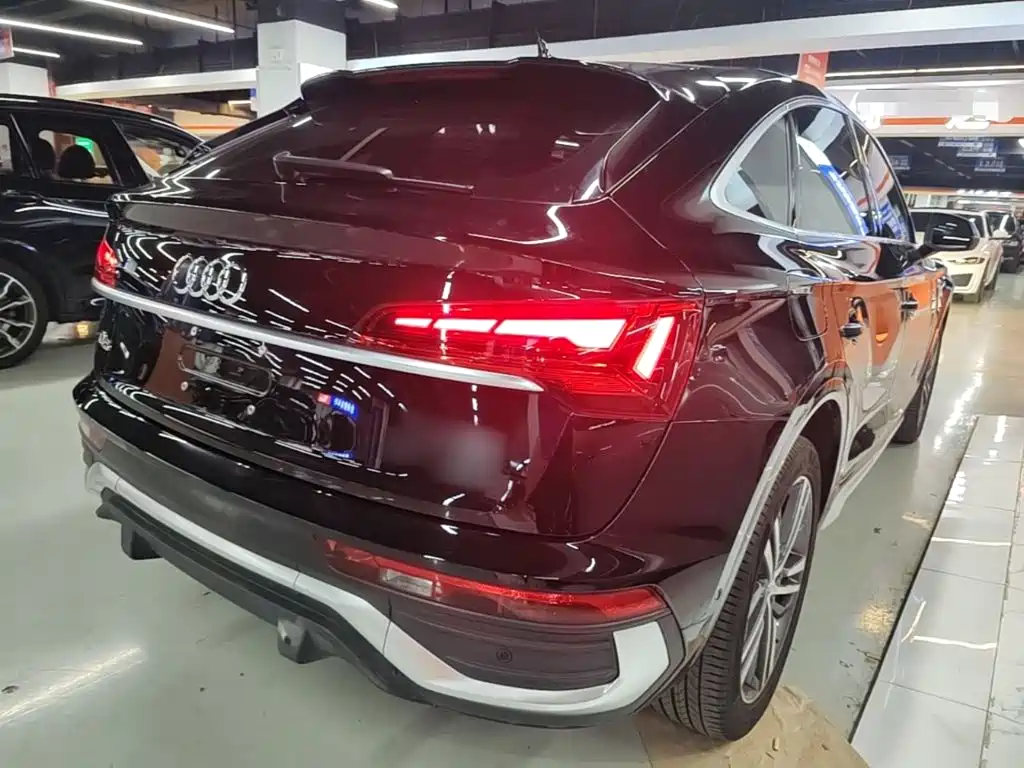 Audi Q5L Sportback — фото 7