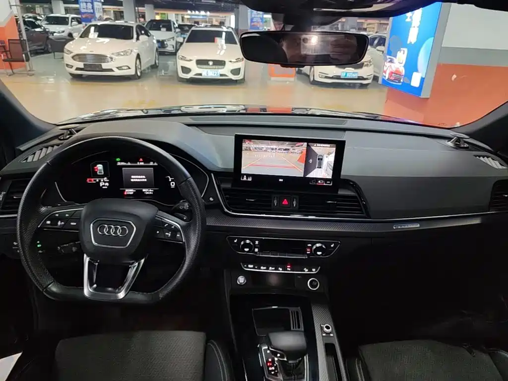 Audi Q5L Sportback — фото 10