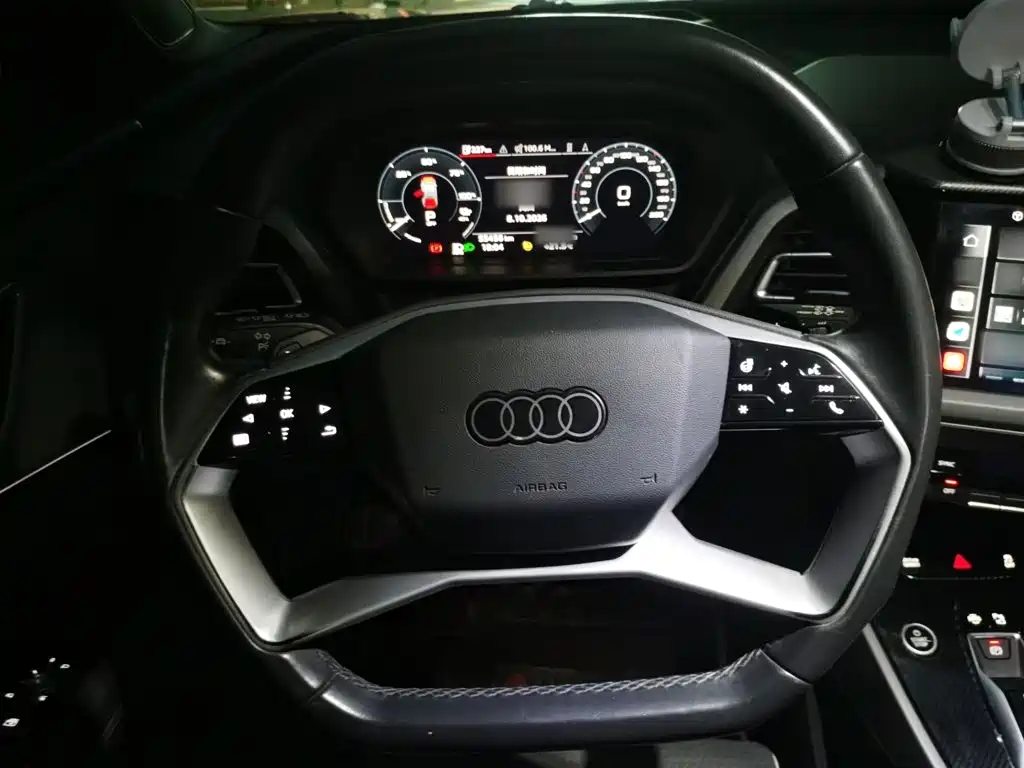 Audi Q5 e-tron — фото 6