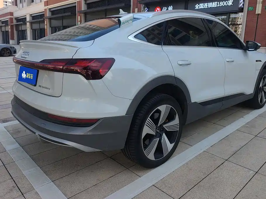 Audi e-tron (Import) — фото 3
