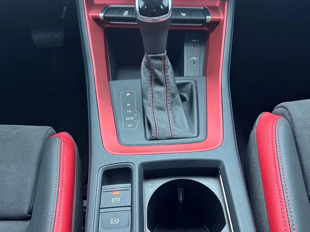 Audi Q3 — фото 11