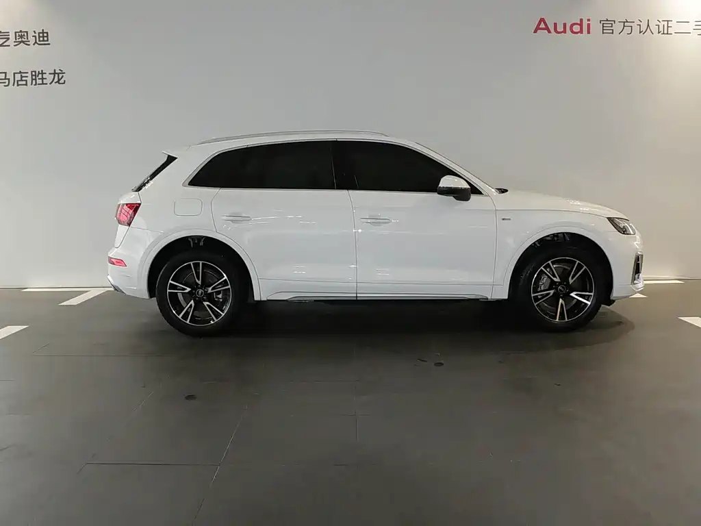 Audi Q5L — фото 3