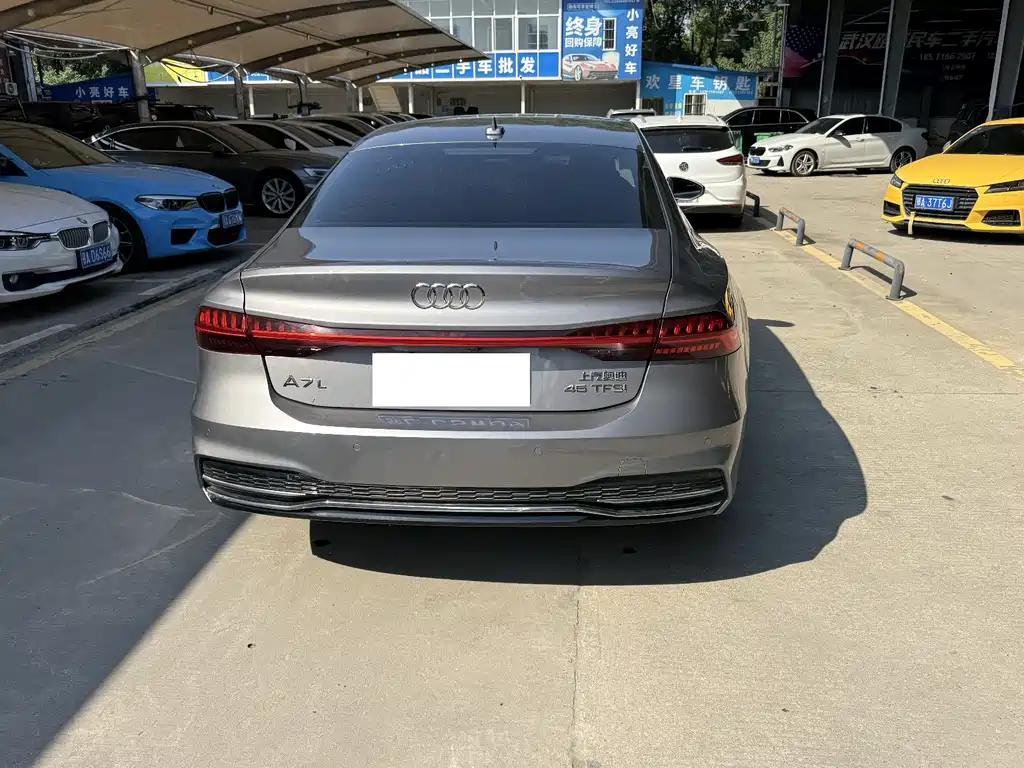 Audi A7L — фото 5
