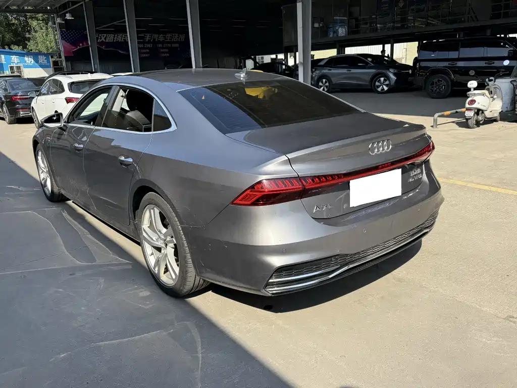 Audi A7L — фото 6