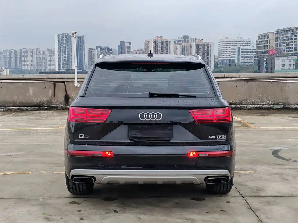 Audi Q7 — фото 5