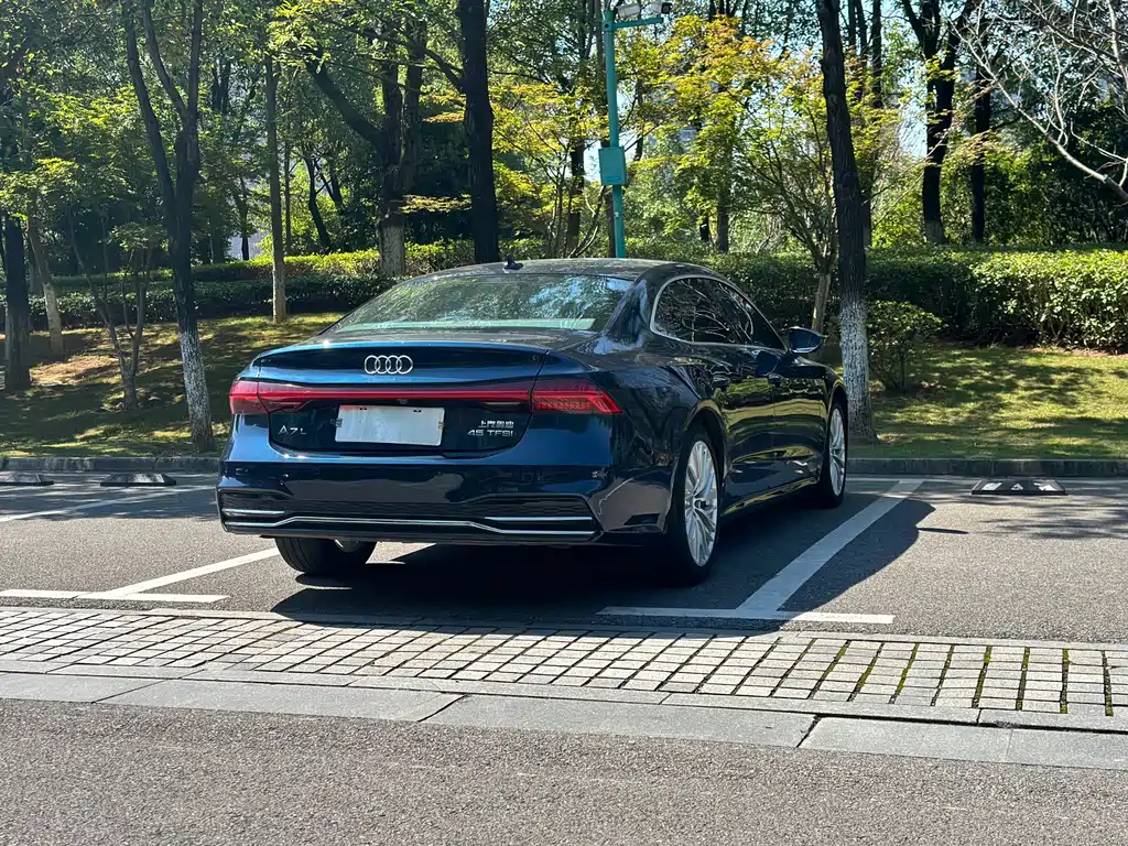 Audi A7L — фото 9
