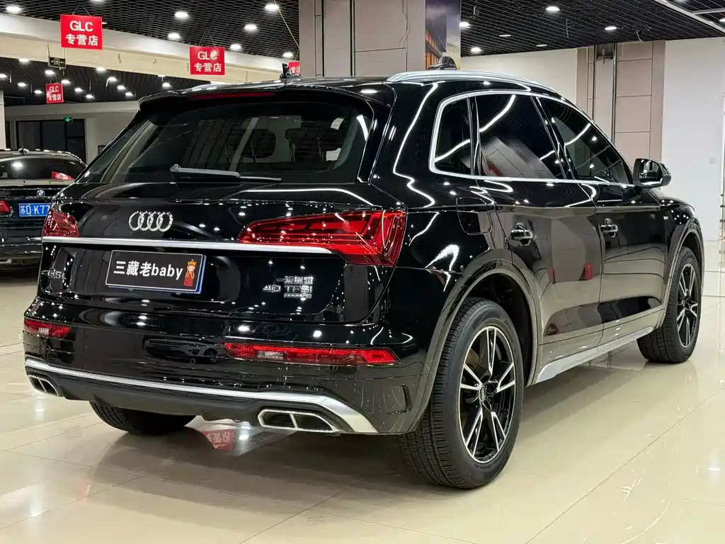 Audi Q5L — фото 7