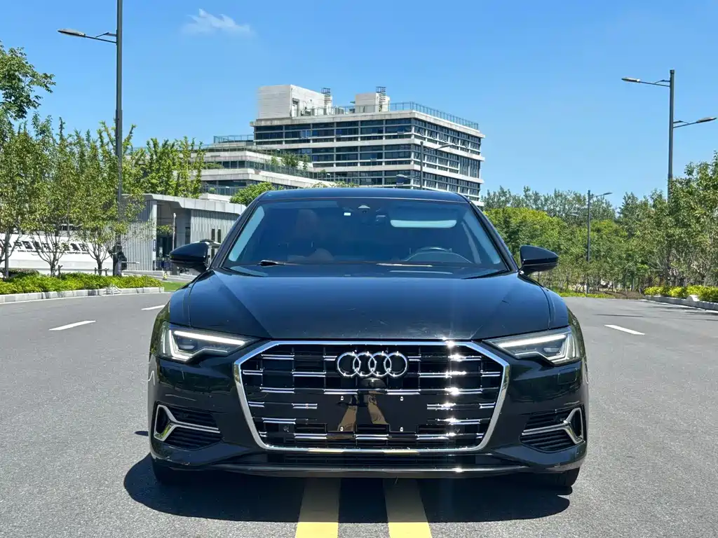 Audi A6L — фото 2
