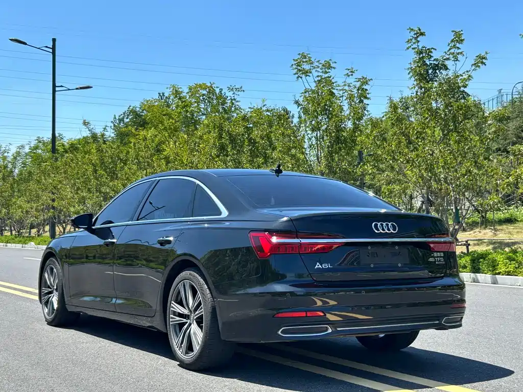 Audi A6L — фото 6