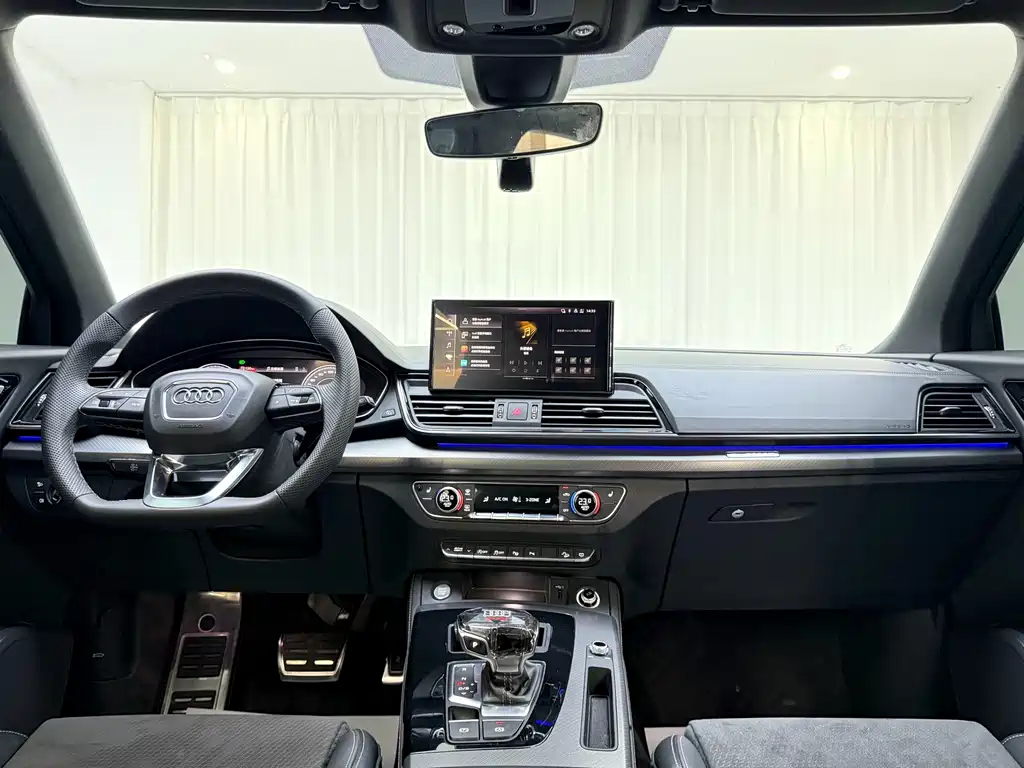 Audi Q5L Sportback — фото 6