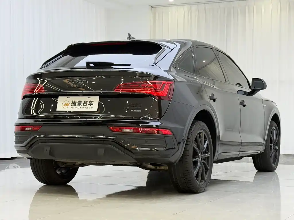 Audi Q5L Sportback — фото 8