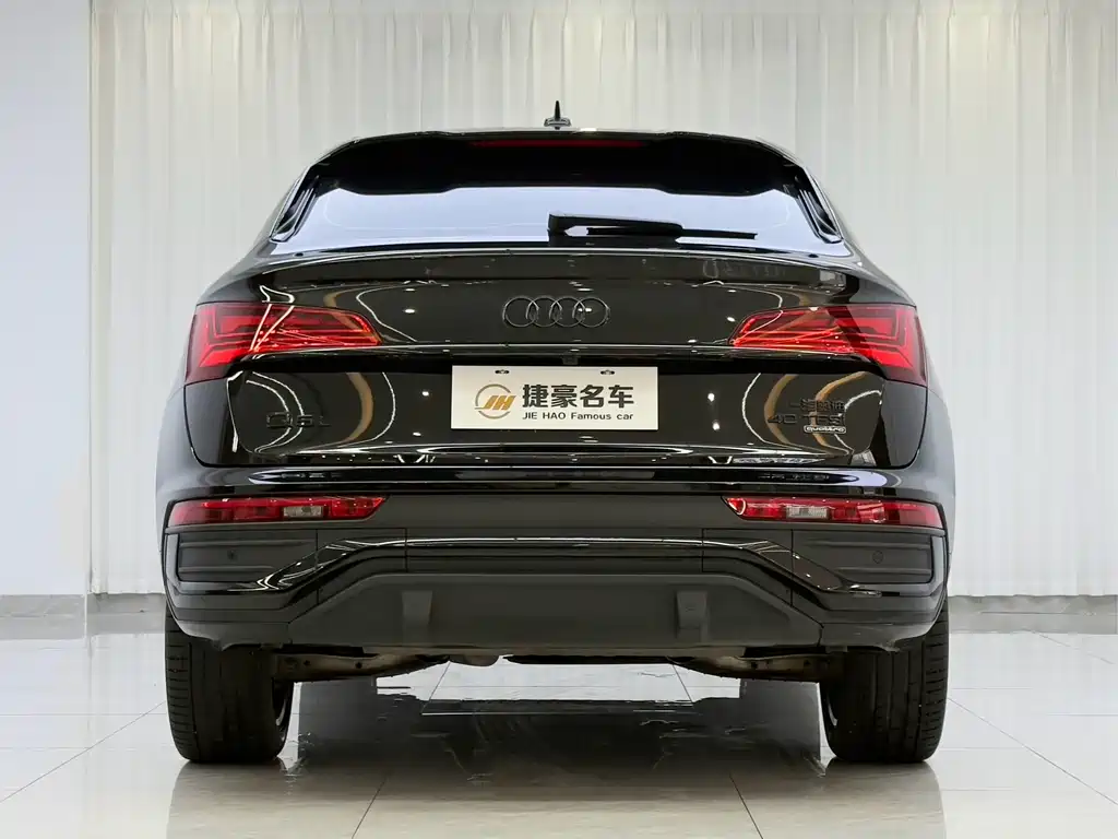 Audi Q5L Sportback — фото 9