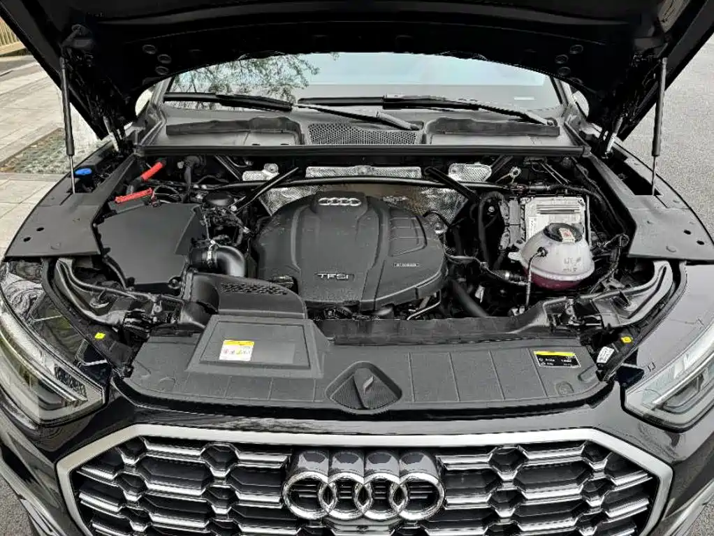 Audi Q5L — фото 12
