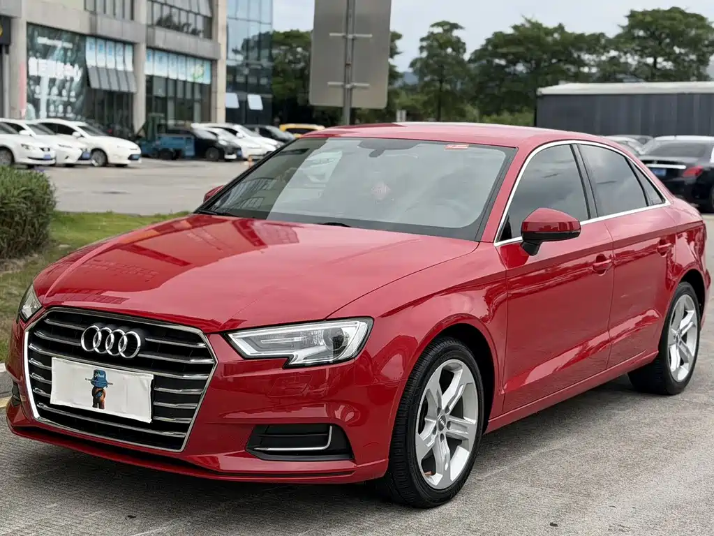 Audi A3 — фото 1