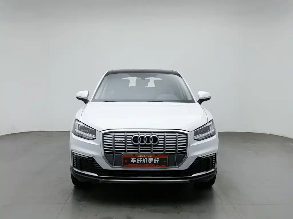 Audi Q2L e-tron — фото 3