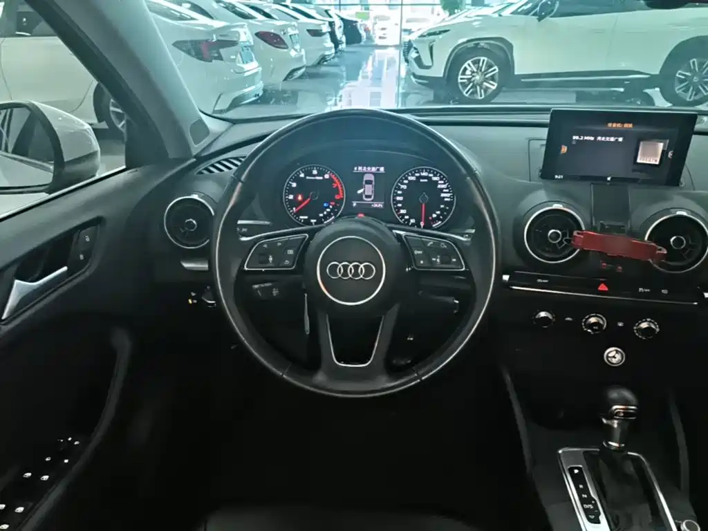 Audi A3 — фото 11