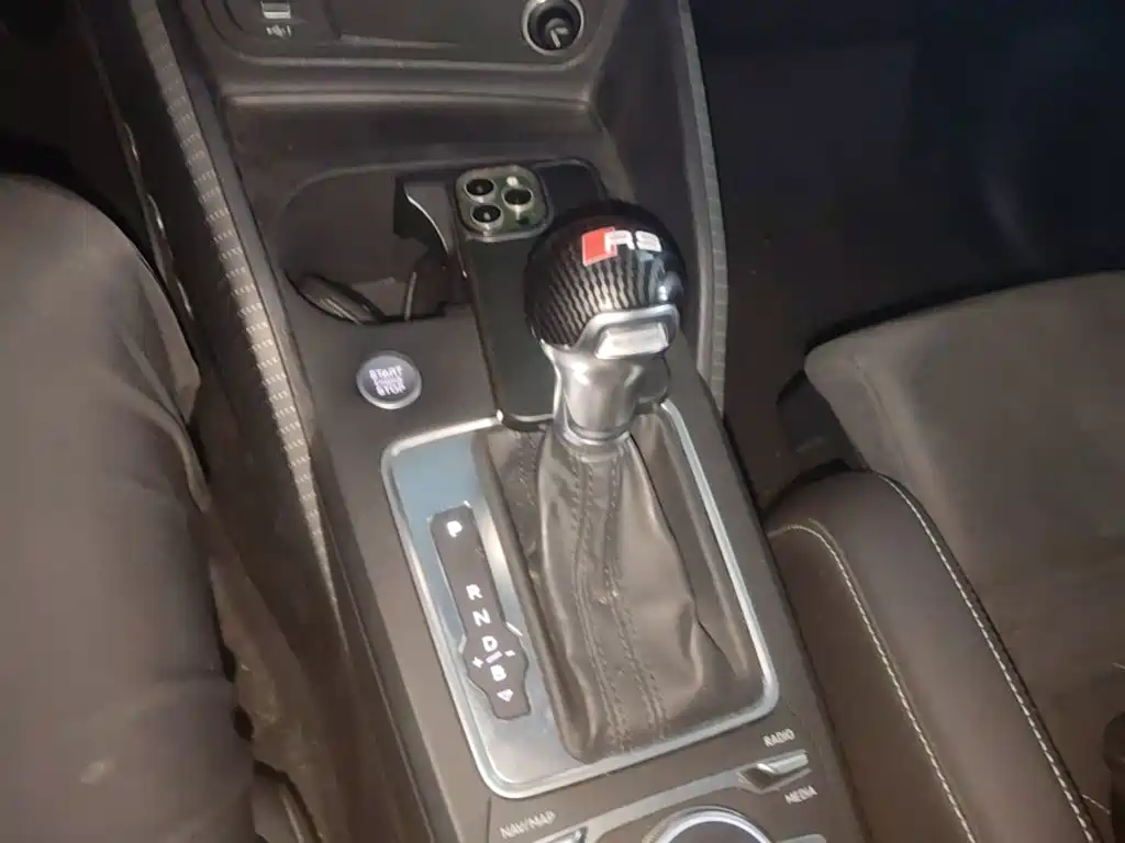 Audi Q2L e-tron — фото 14