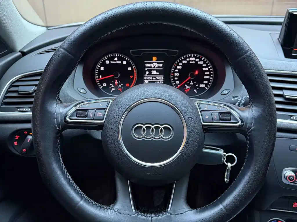 Audi Q3 — фото 10