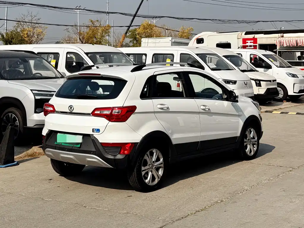 BAIC New Energy EX — фото 4