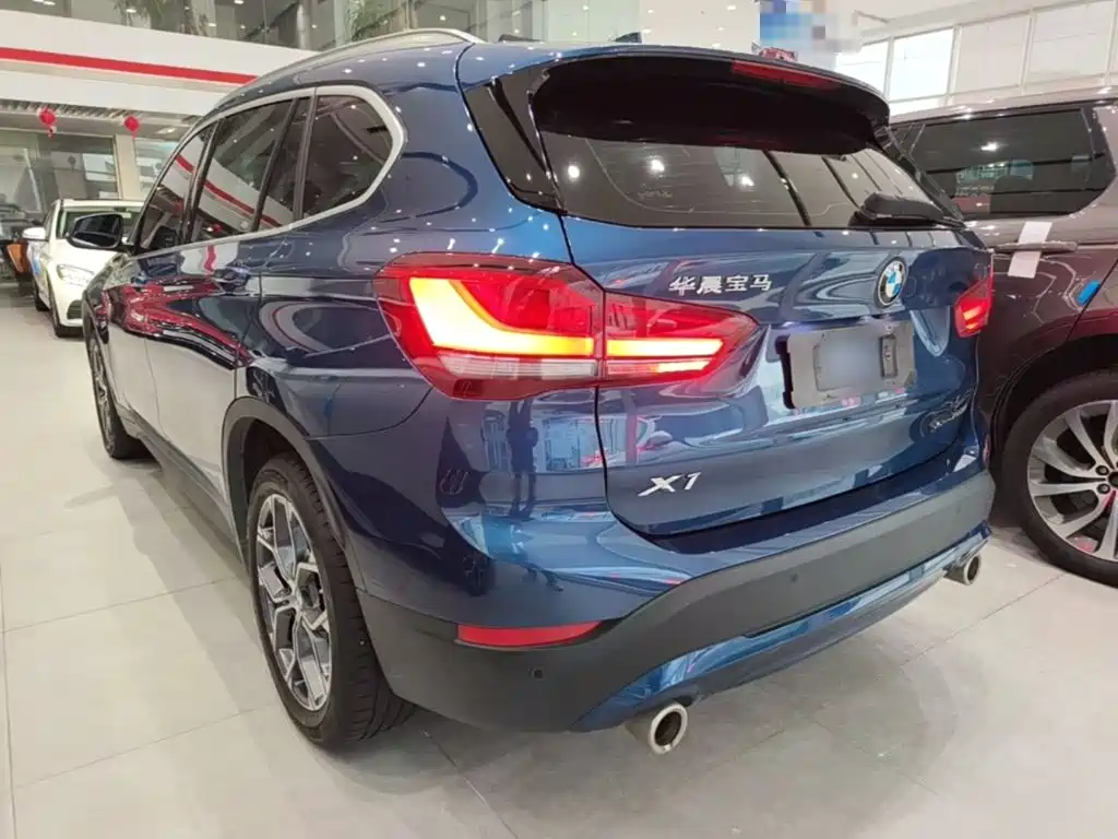 BMW X1 — фото 5
