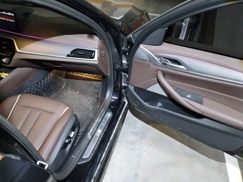 BMW 5 Series — фото 19