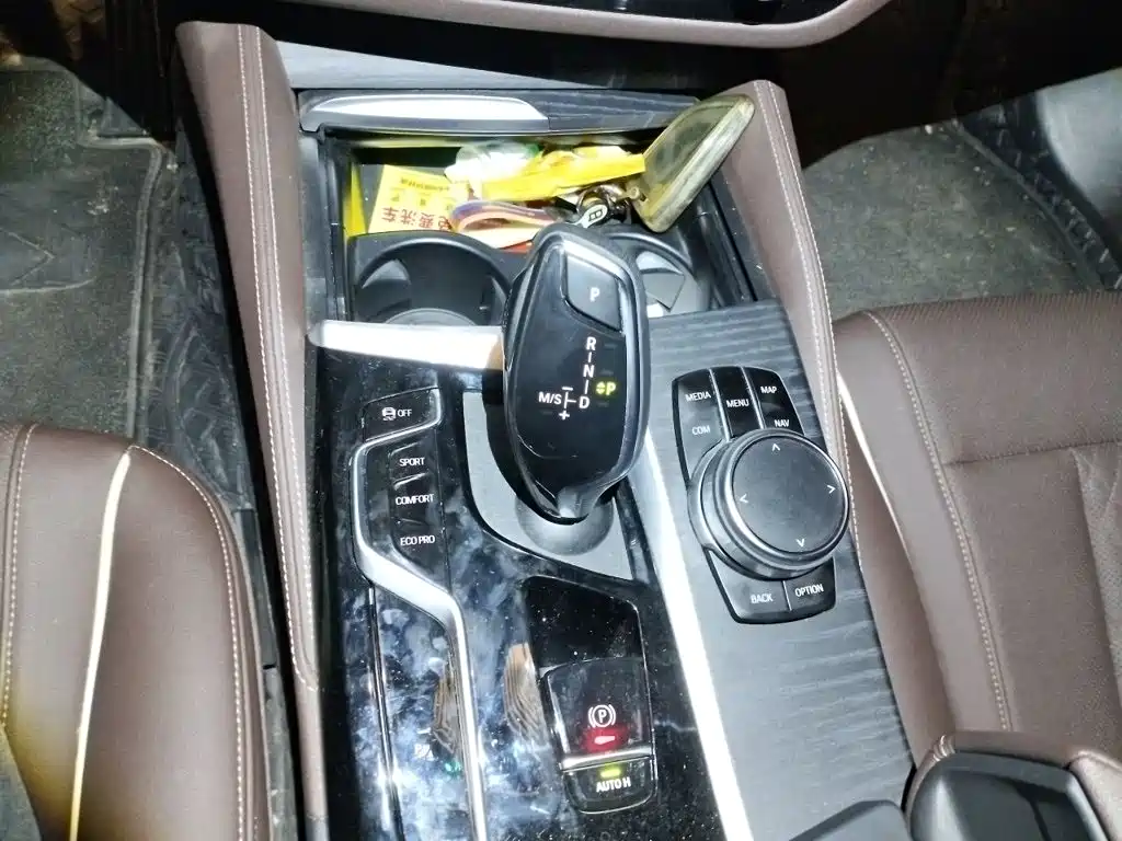 BMW 5 Series — фото 10
