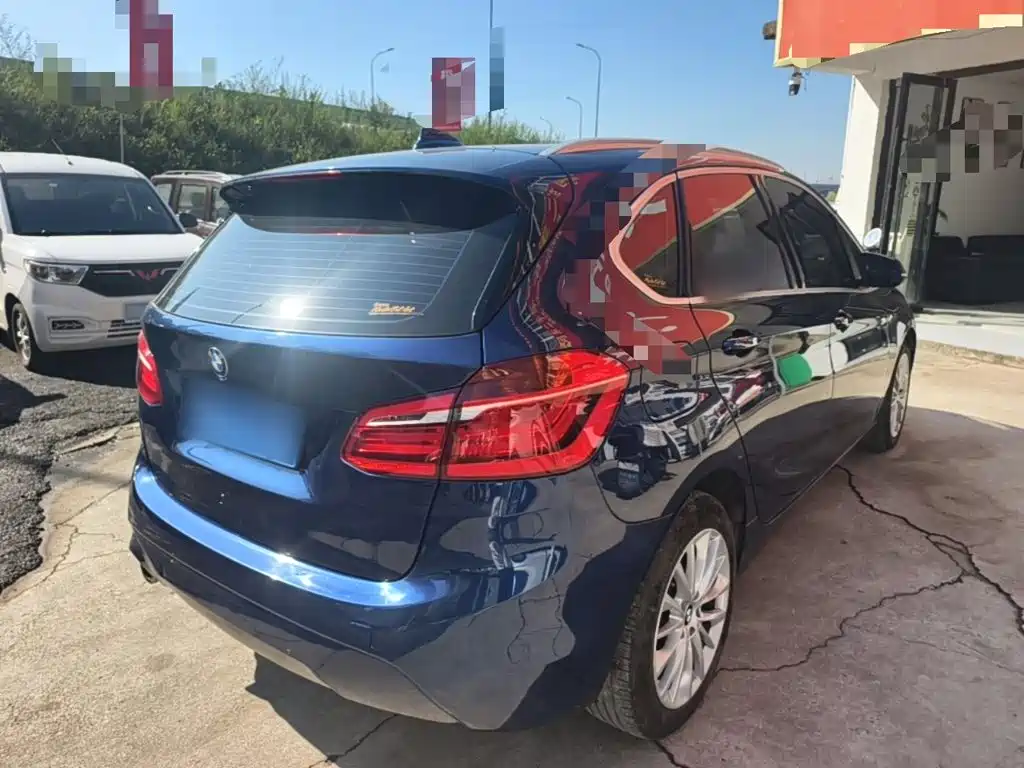 BMW 2 Series Active Tourer — фото 7
