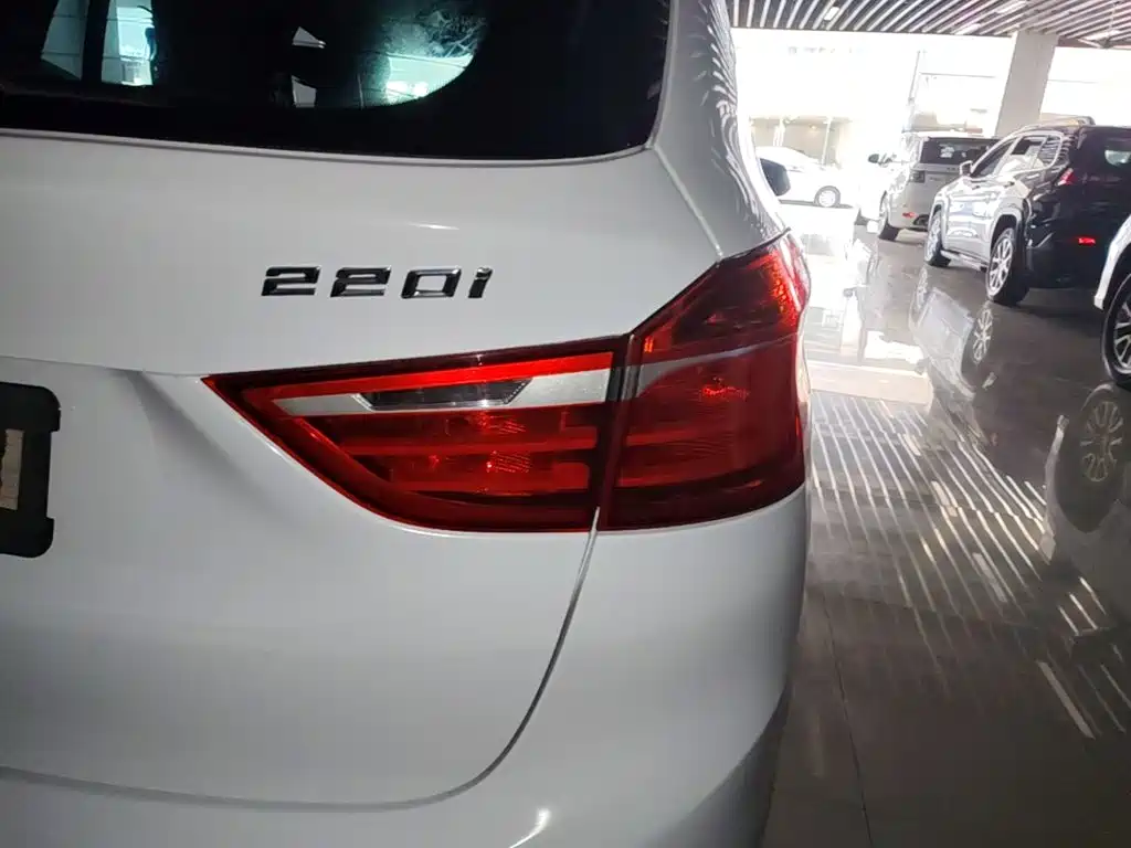 BMW 2 Series Gran Tourer — фото 8