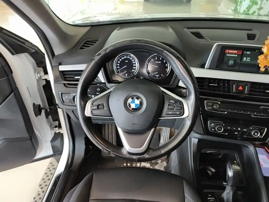 BMW X1 — фото 11