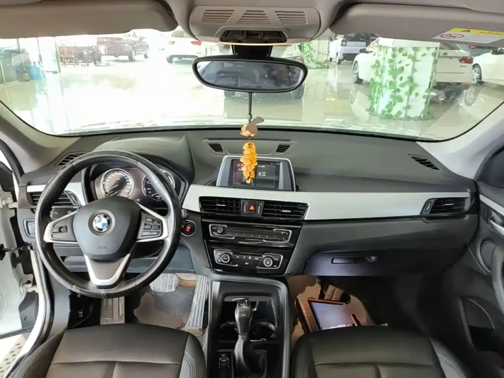 BMW X1 — фото 10