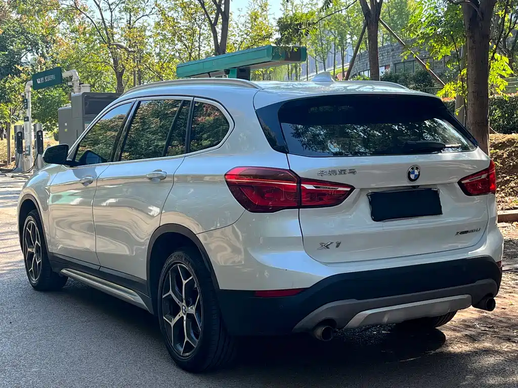 BMW X1 — фото 5