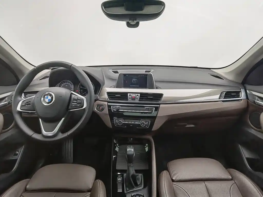 BMW X1 — фото 5