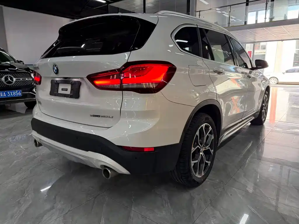 BMW X1 — фото 5